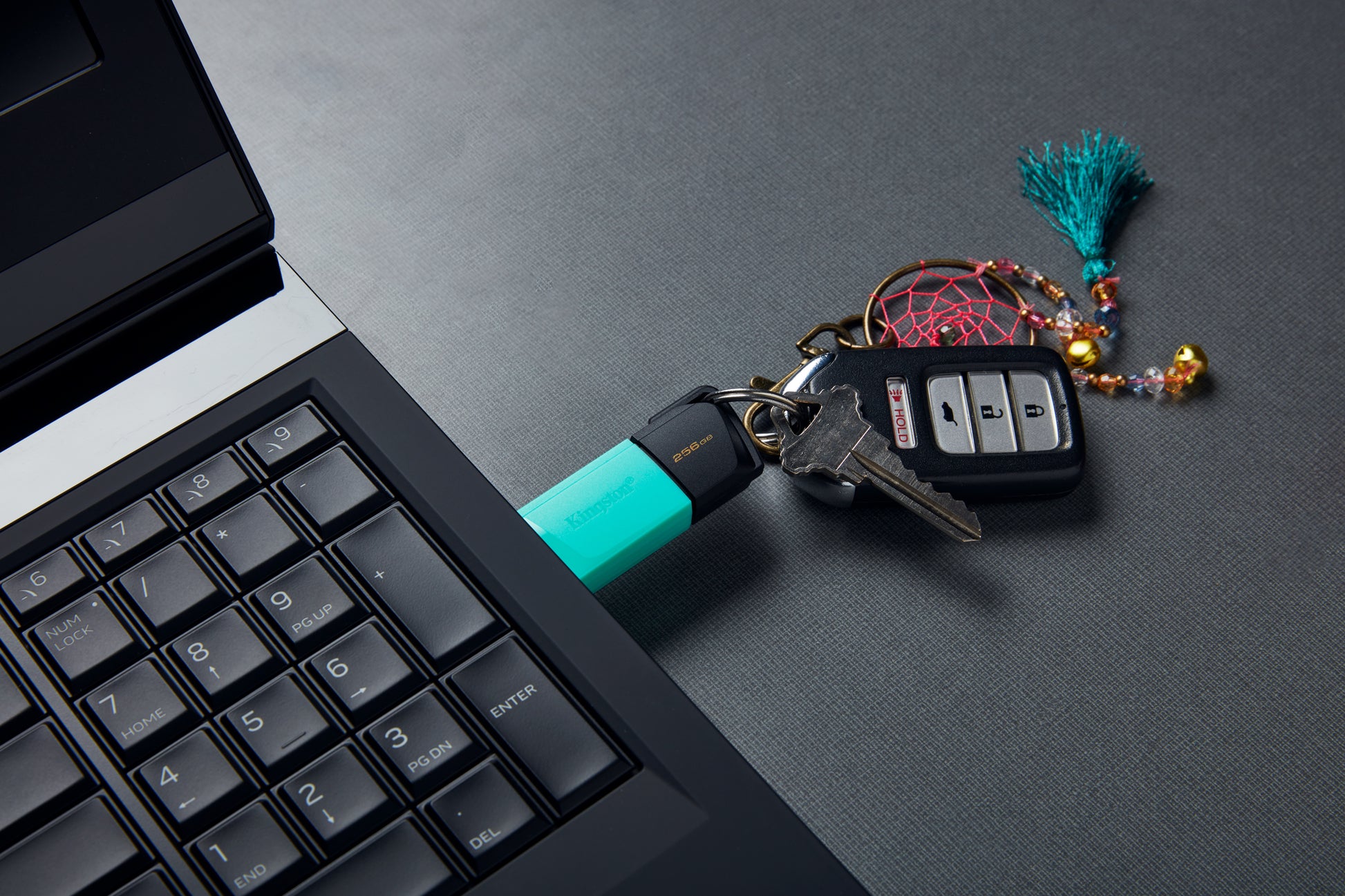 Kingston Technology DataTraveler Exodia M USB flash drive 256 GB USB Type-A 3.2 Gen 1 (3.1 Gen 1) Black, Turquoise
