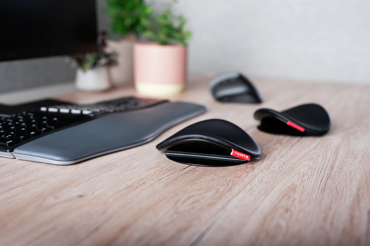 CHERRY SLIDEPAD ERGO wrist rest Black