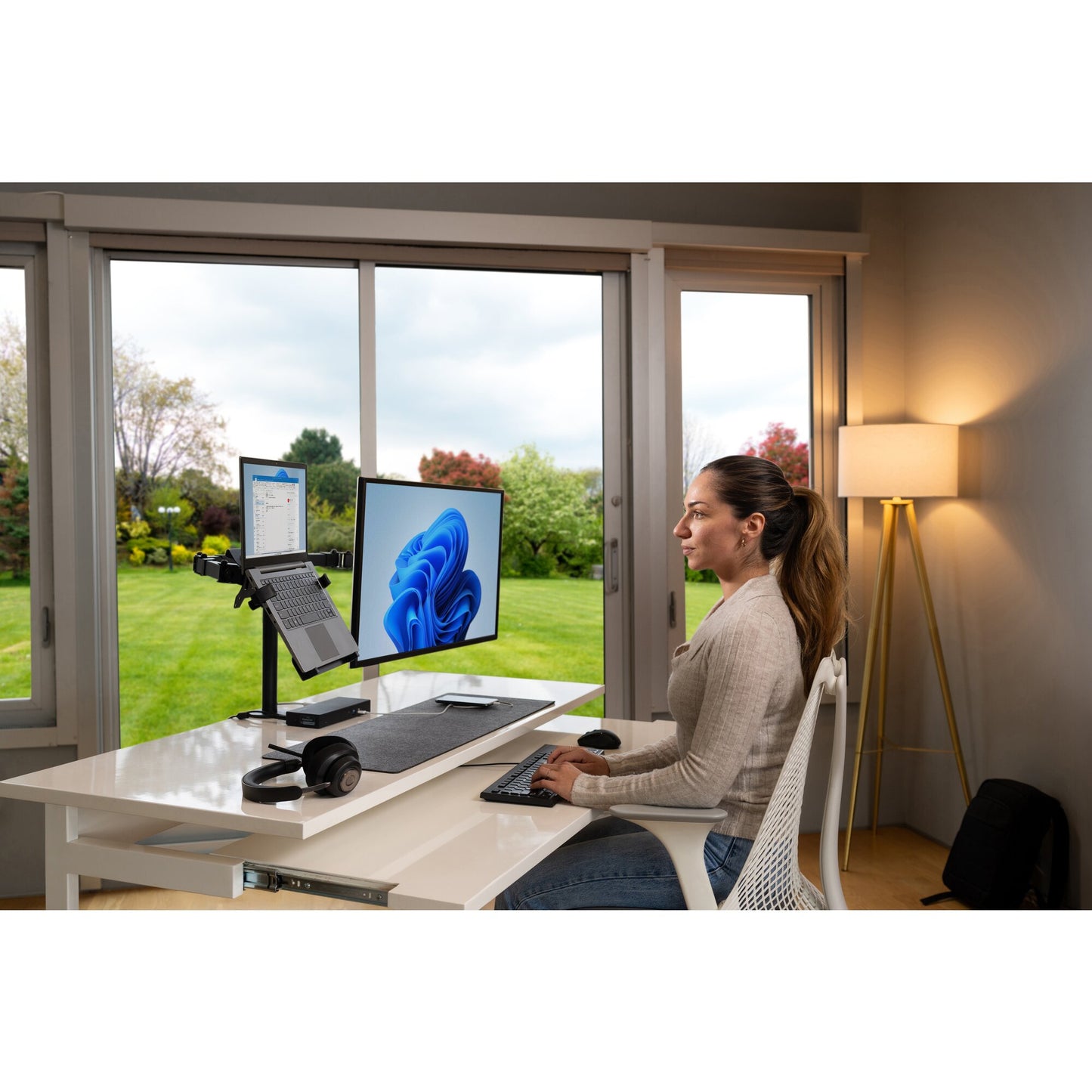 Kensington K53801WW monitor mount / stand Black