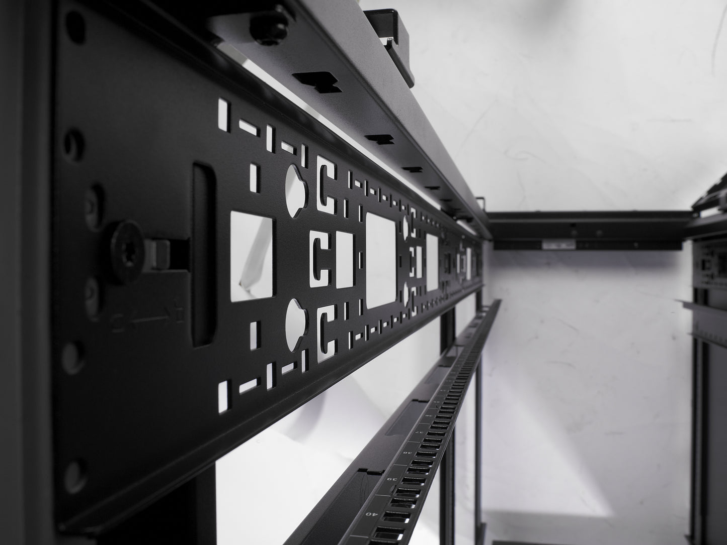 APC AR3100 rack cabinet 42U Freestanding rack Black