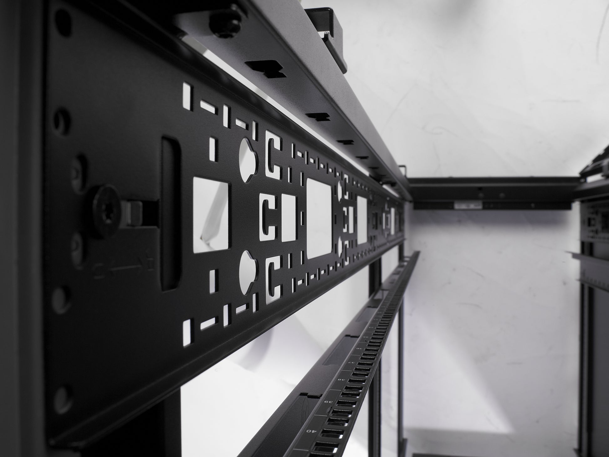 APC AR3100 rack cabinet 42U Freestanding rack Black