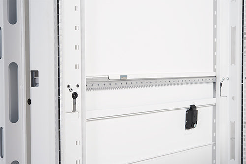 APC NetShelter SX 42U Freestanding rack White