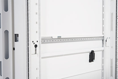 APC NetShelter SX 42U Freestanding rack White
