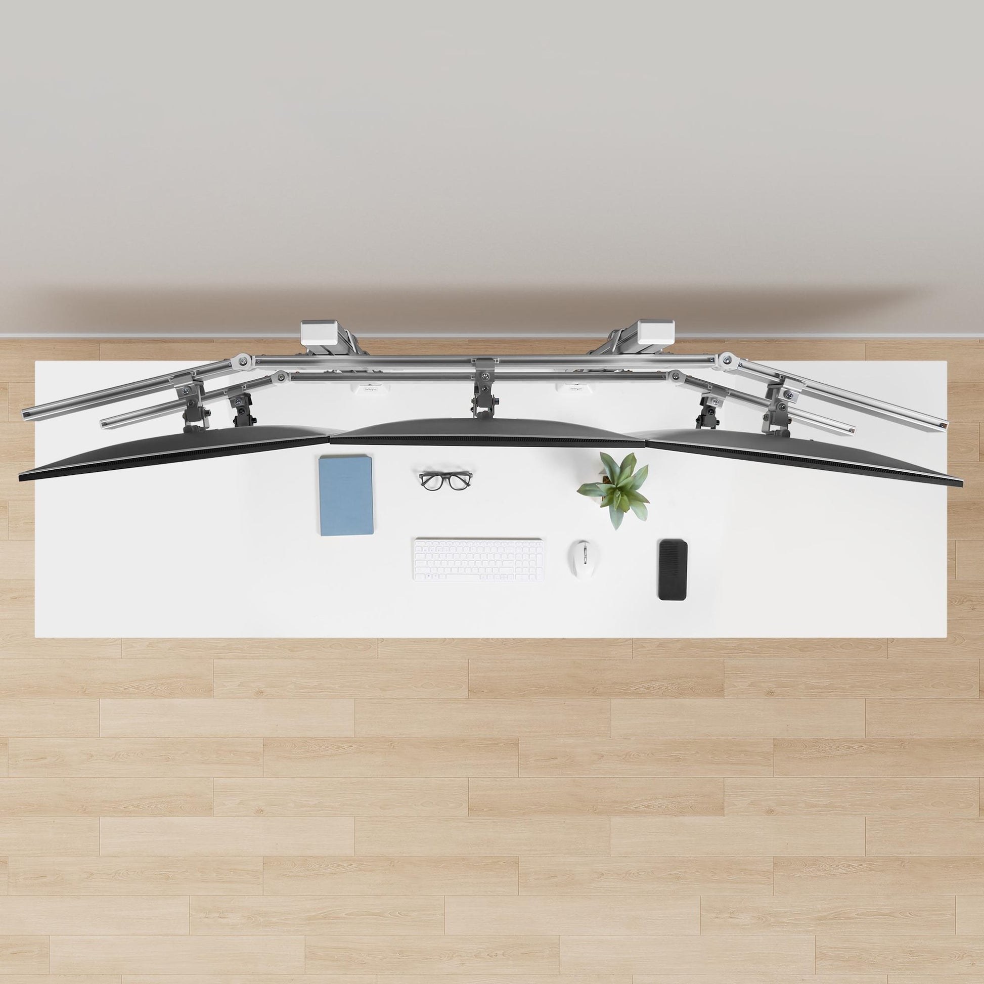 StarTech.com 6-MONITOR-ARM-A monitor mount / stand 32" Desk White