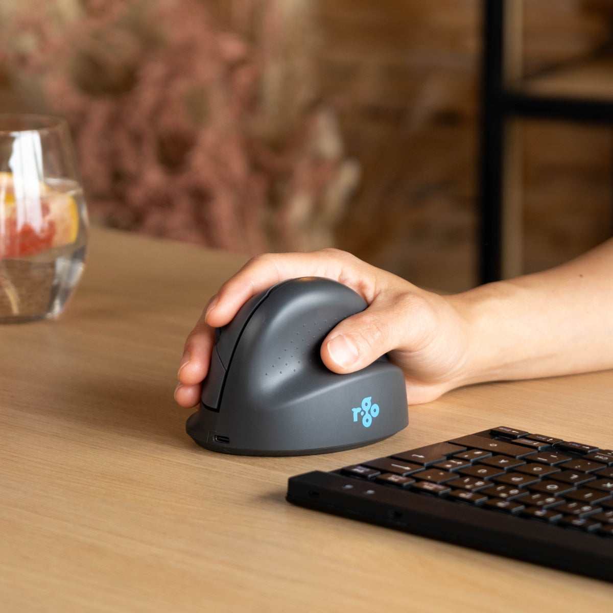 R-Go Tools Vertical mouse R-Go HE Basic, medium (hand size ? 185 mm), right-handed, Bluetooth, grey