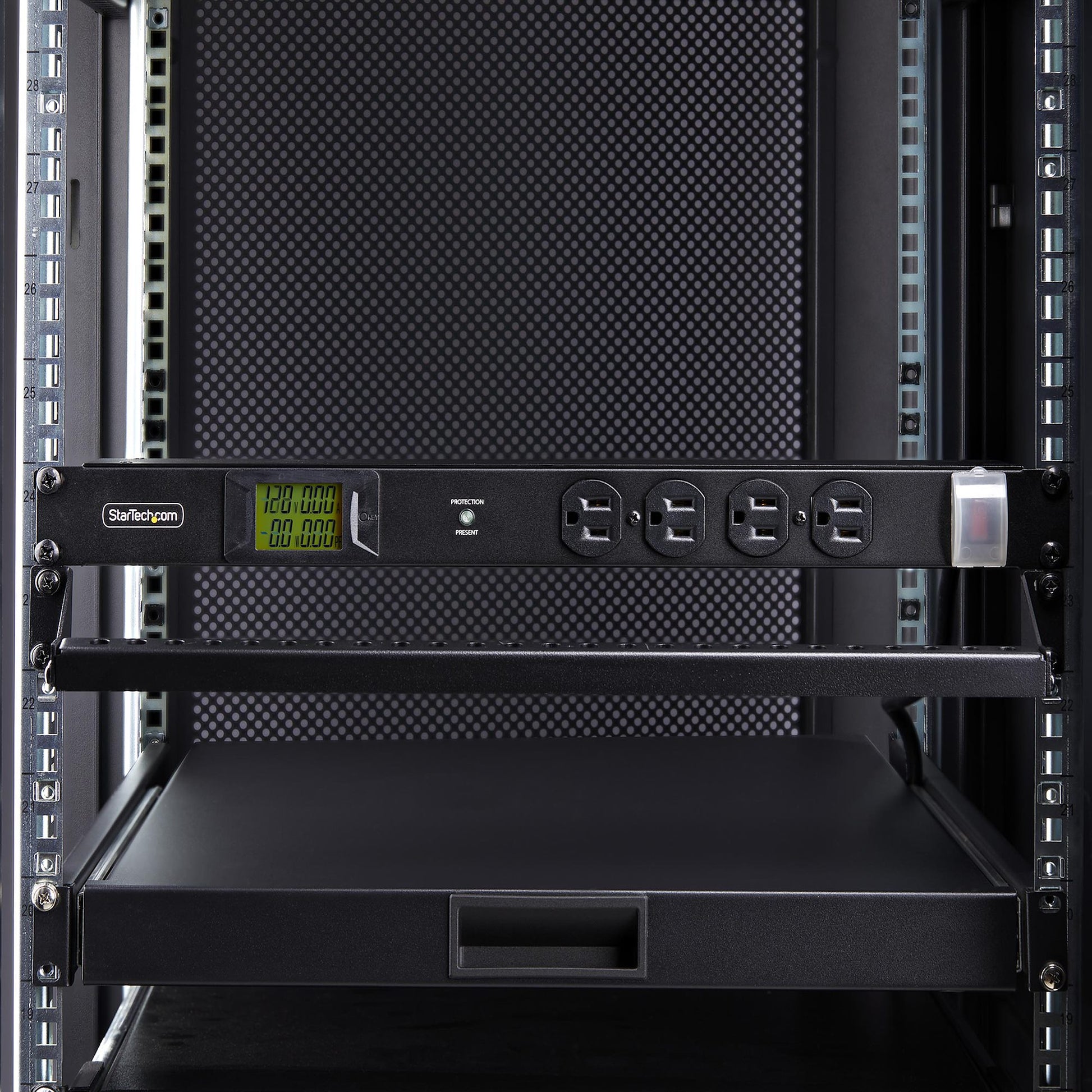 StarTech.com 16NM8-RACK-MOUNT-PDU power distribution unit (PDU) 16 AC outlet(s) 1U Black