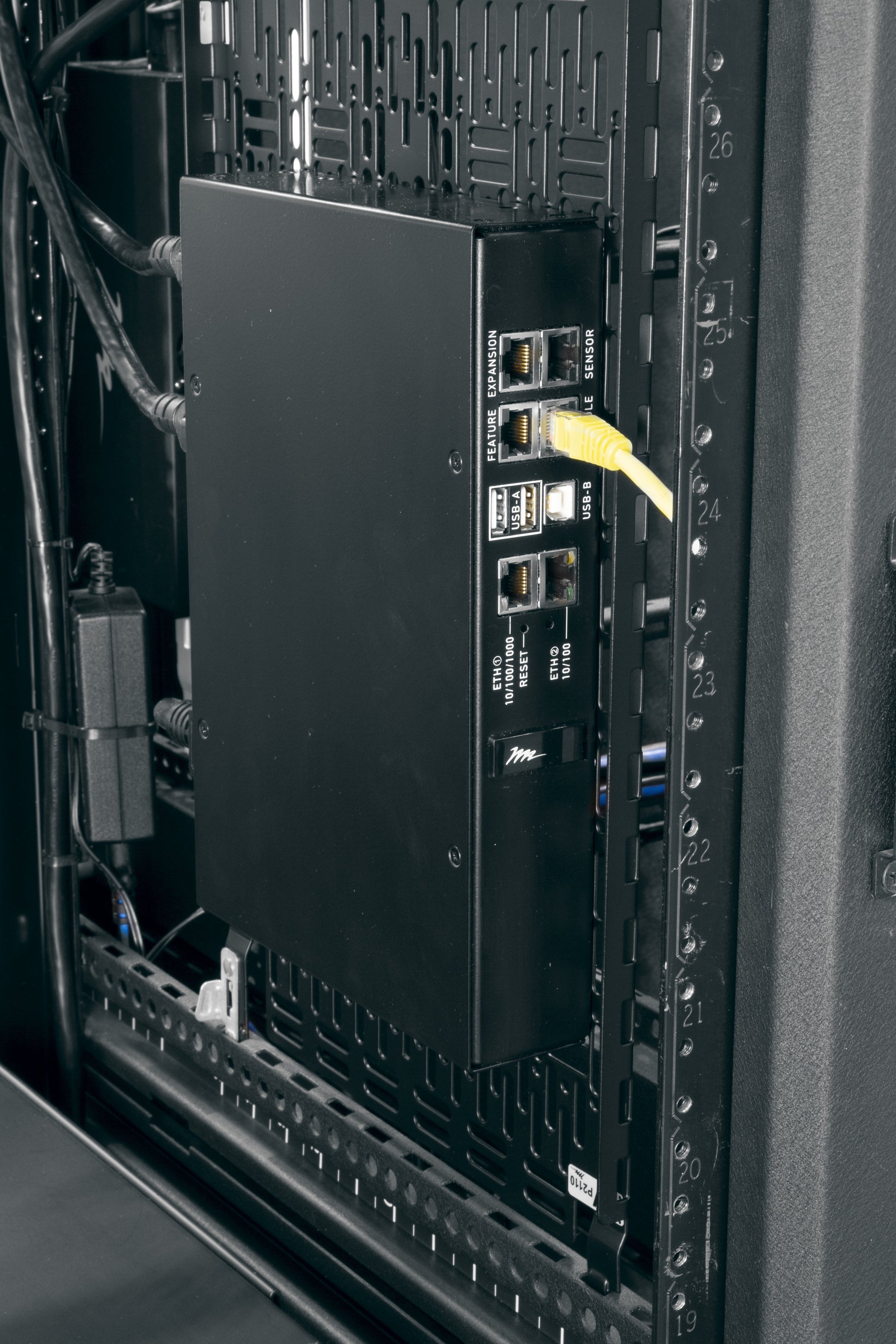 Middle Atlantic Products RLNK-P415 power distribution unit (PDU)