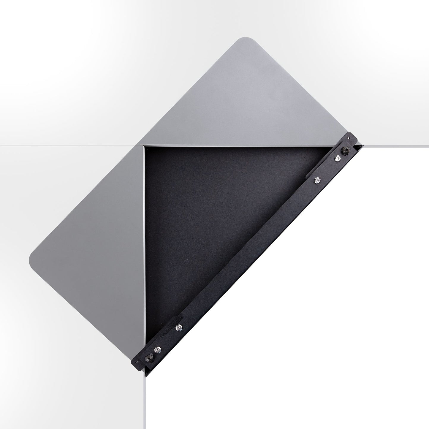 StarTech.com DSKCRNRSLV desk tray/organizer Steel Black