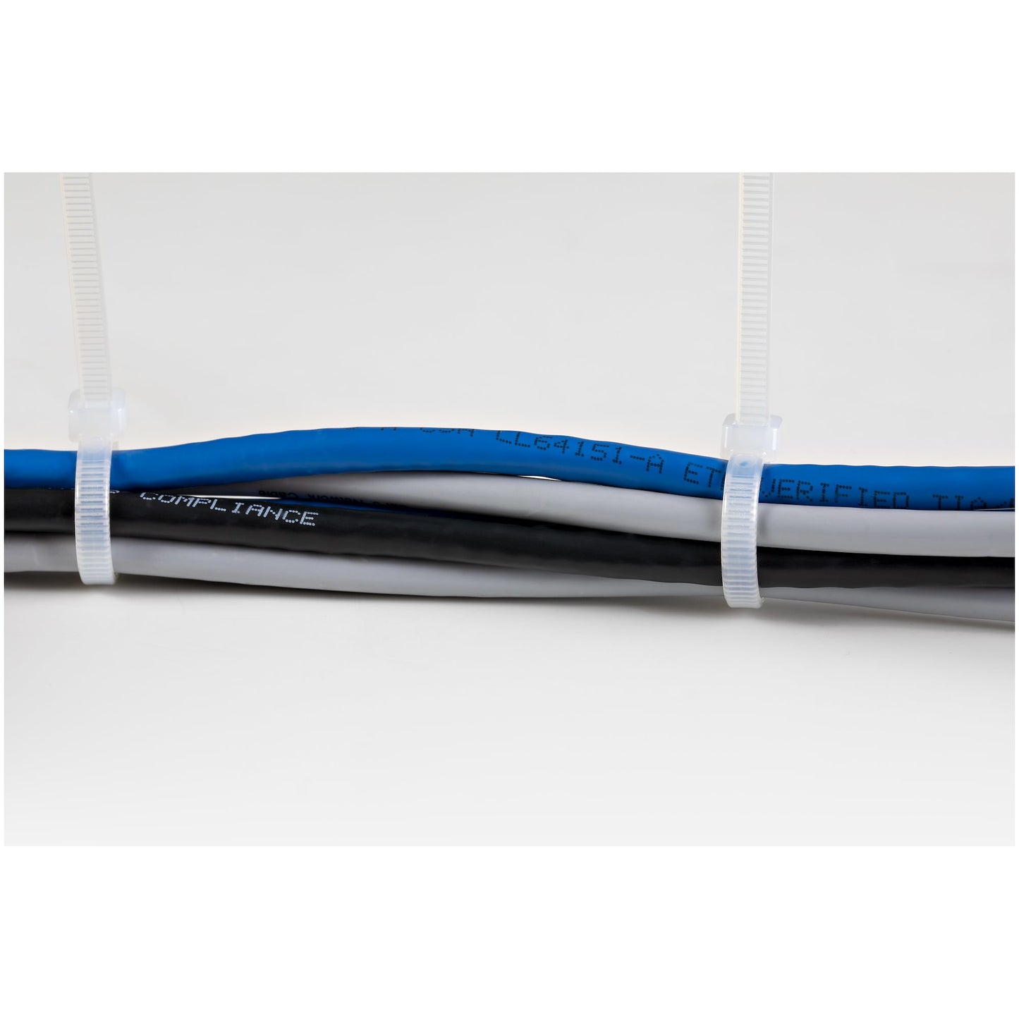 StarTech.com CBMZT8NK cable tie Releasable cable tie Nylon, Plastic White 1000 pc(s)