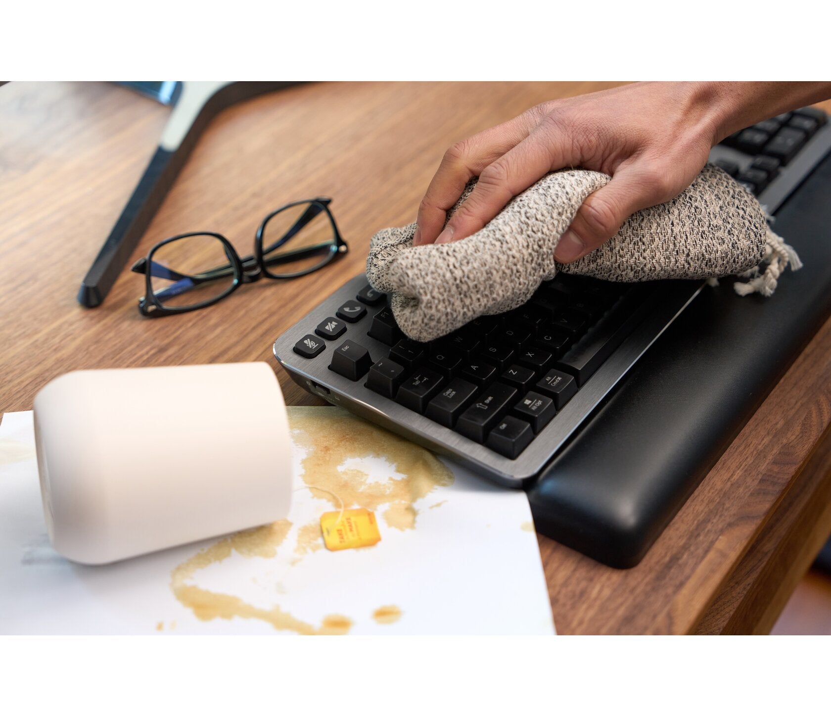 Kensington MK7500F QuietType Pro keyboard Home/Office USB + RF Wireless + Bluetooth QWERTY US English Aluminum, Black