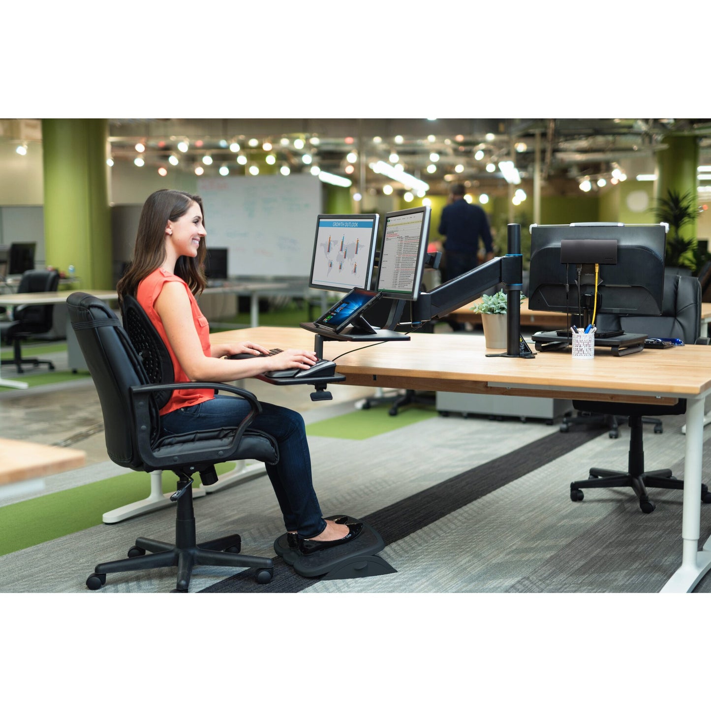 Kensington SmartFit® Solemate™ Plus Foot Rest — Black