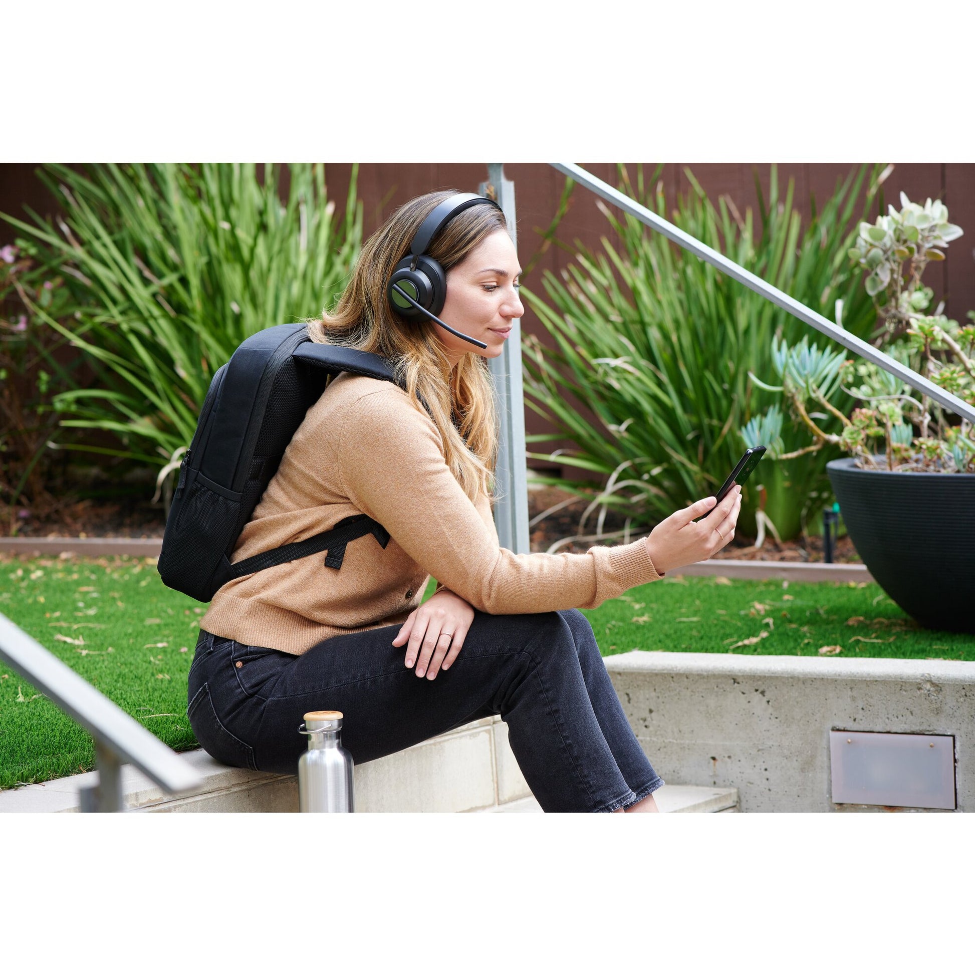 Kensington H3000 Headset Wireless Head-band Gaming USB Type-C Bluetooth Black
