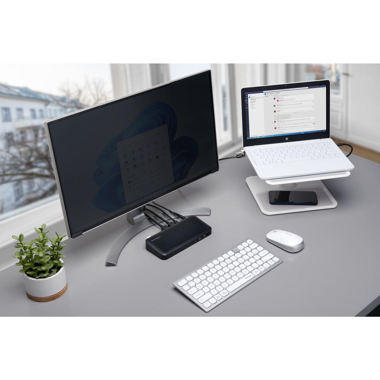 Kensington MagPro™ 24.0" (16:9) Monitor Privacy Screen with Magnetic Strip