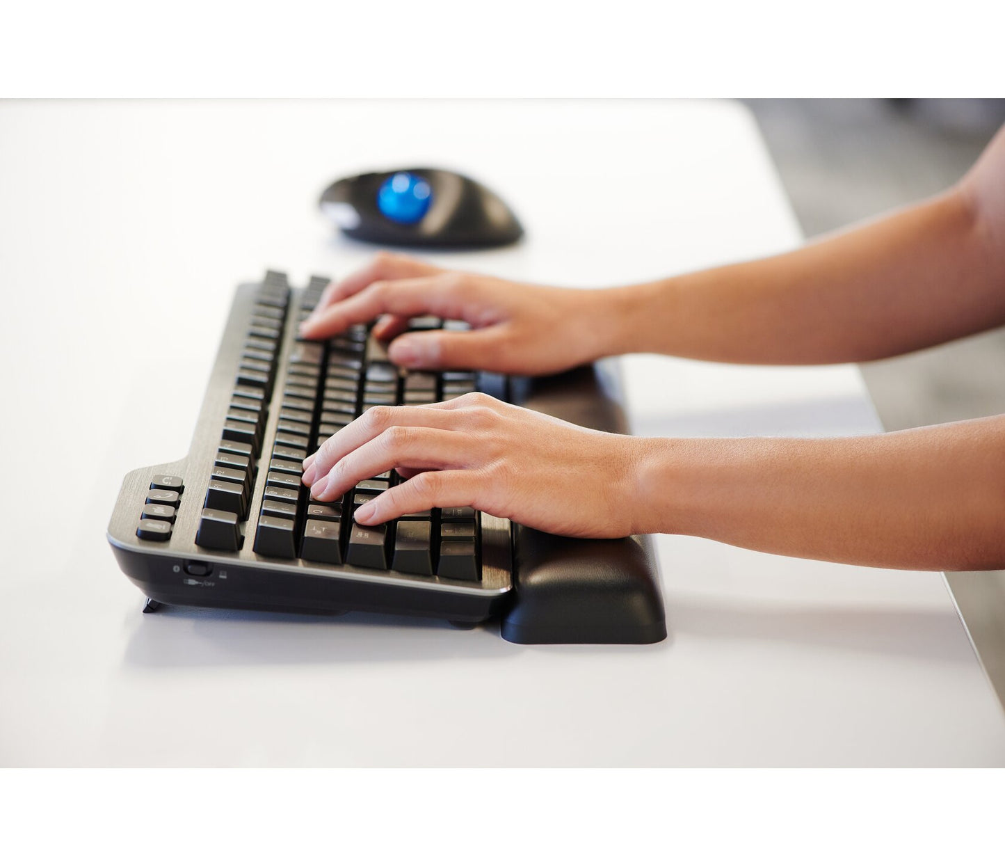 Kensington MK7500F QuietType Pro keyboard Home/Office USB + RF Wireless + Bluetooth QWERTY US English Aluminum, Black