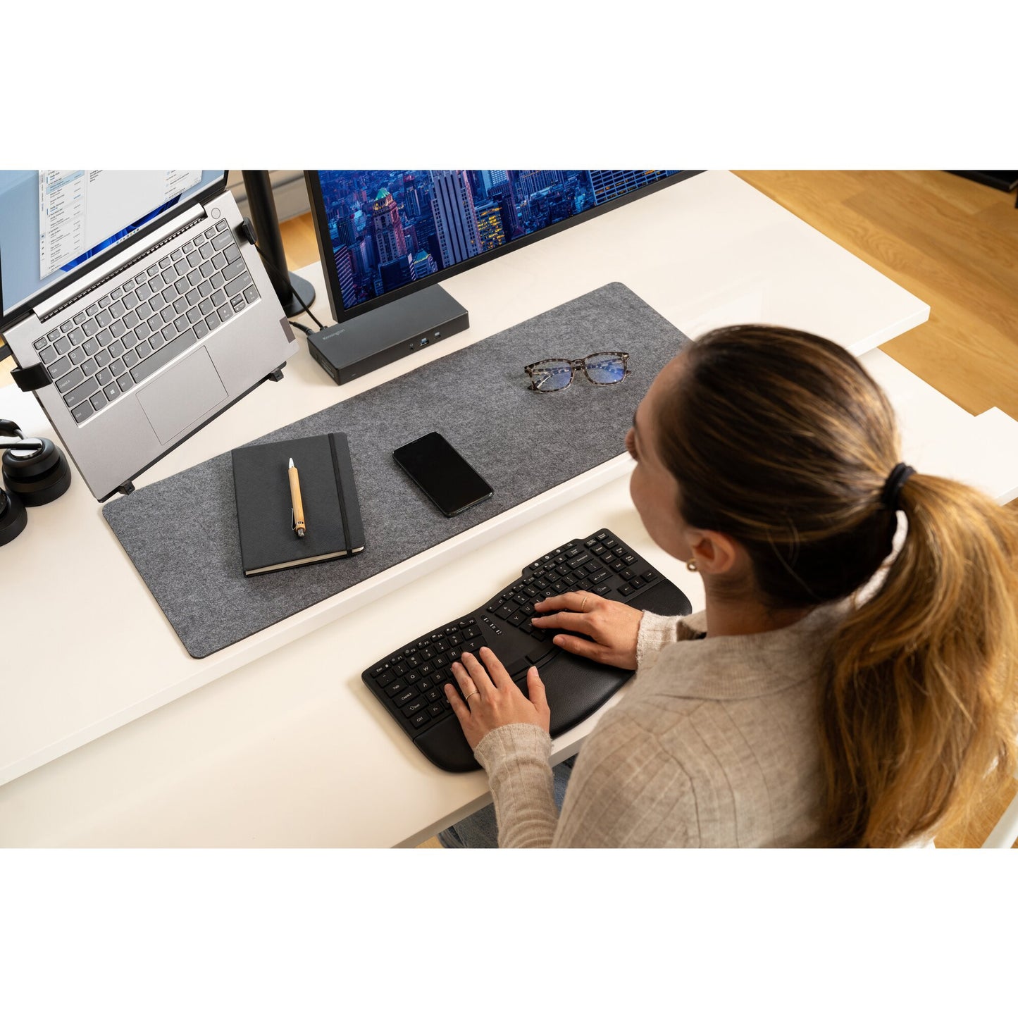 Kensington K53801WW monitor mount / stand Black