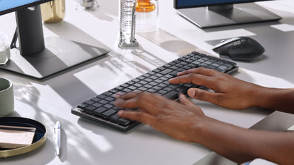 Logitech 920-010547 keyboard Office RF Wireless + Bluetooth QWERTY English Graphite