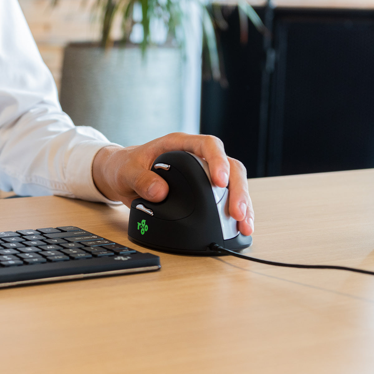 R-Go Tools Ergonomic mouse R-Go HE Break with break software, large (hand size ? 185 mm), left-handed, Wired, black