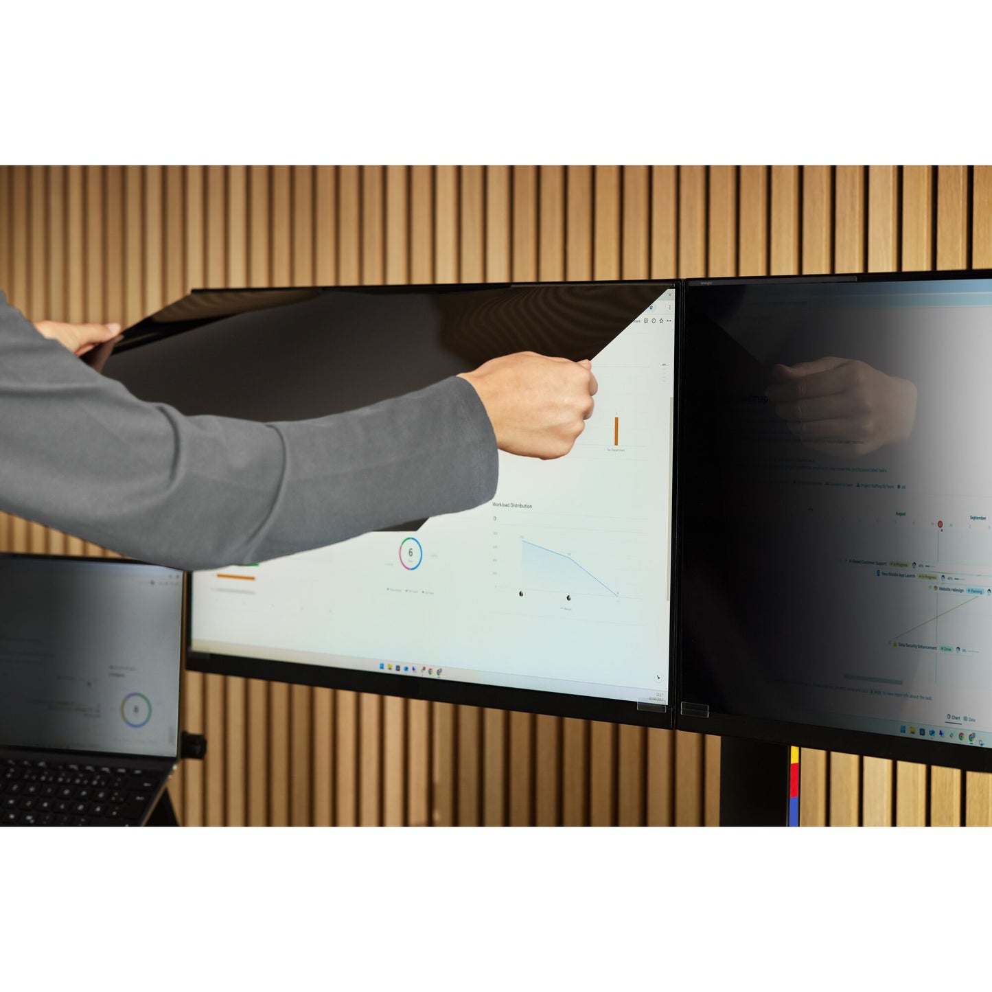 Kensington MagPro™ 23.8" (16:9) Monitor Privacy Screen with Magnetic Strip