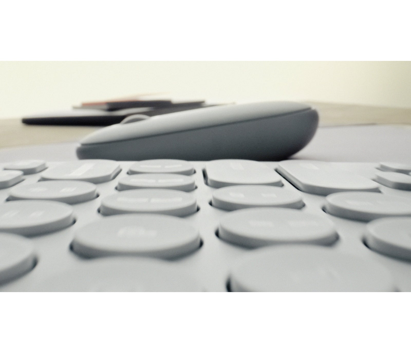 Logitech 910-007024 mouse Office Ambidextrous RF Wireless + Bluetooth Optical 4000 DPI