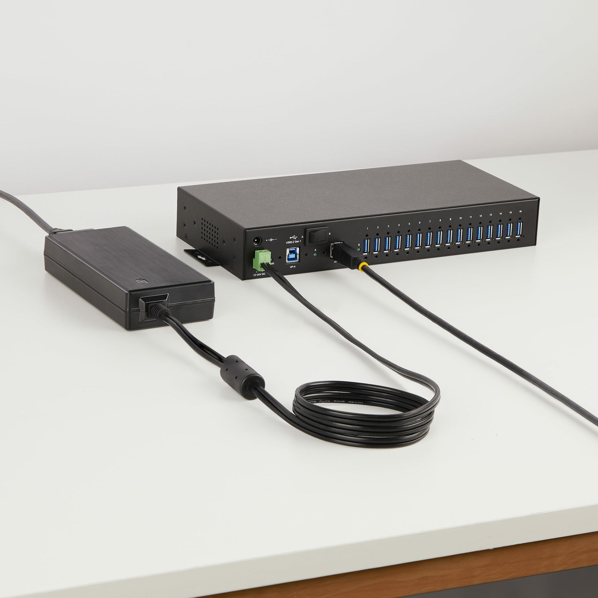 StarTech.com S5G16AINDS-USB-A-HUB interface hub 2 x USB 3.2 Gen 1 (3.1 Gen 1) Type-B 5000 Mbit/s Black
